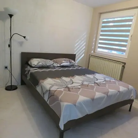 Apartment Aneta's Groundfloor Near Park *