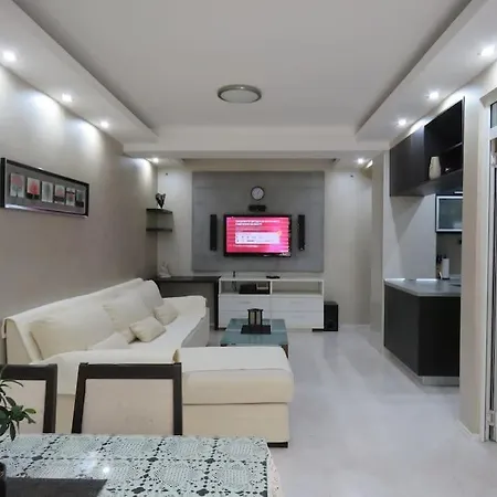 Apartment Aneta's Groundfloor Near Park